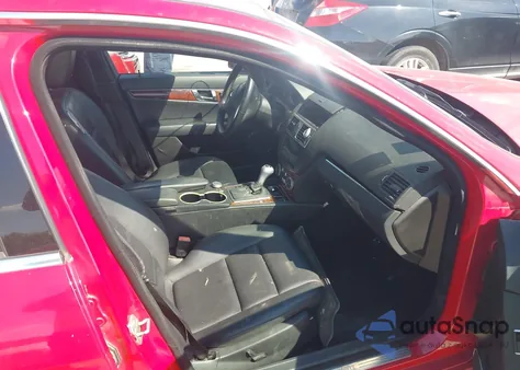 2010 Mercedes-Benz C 300 Luxury/Sport z USA, uszkodzony, nr VIN WDDGF5EB7AR109594